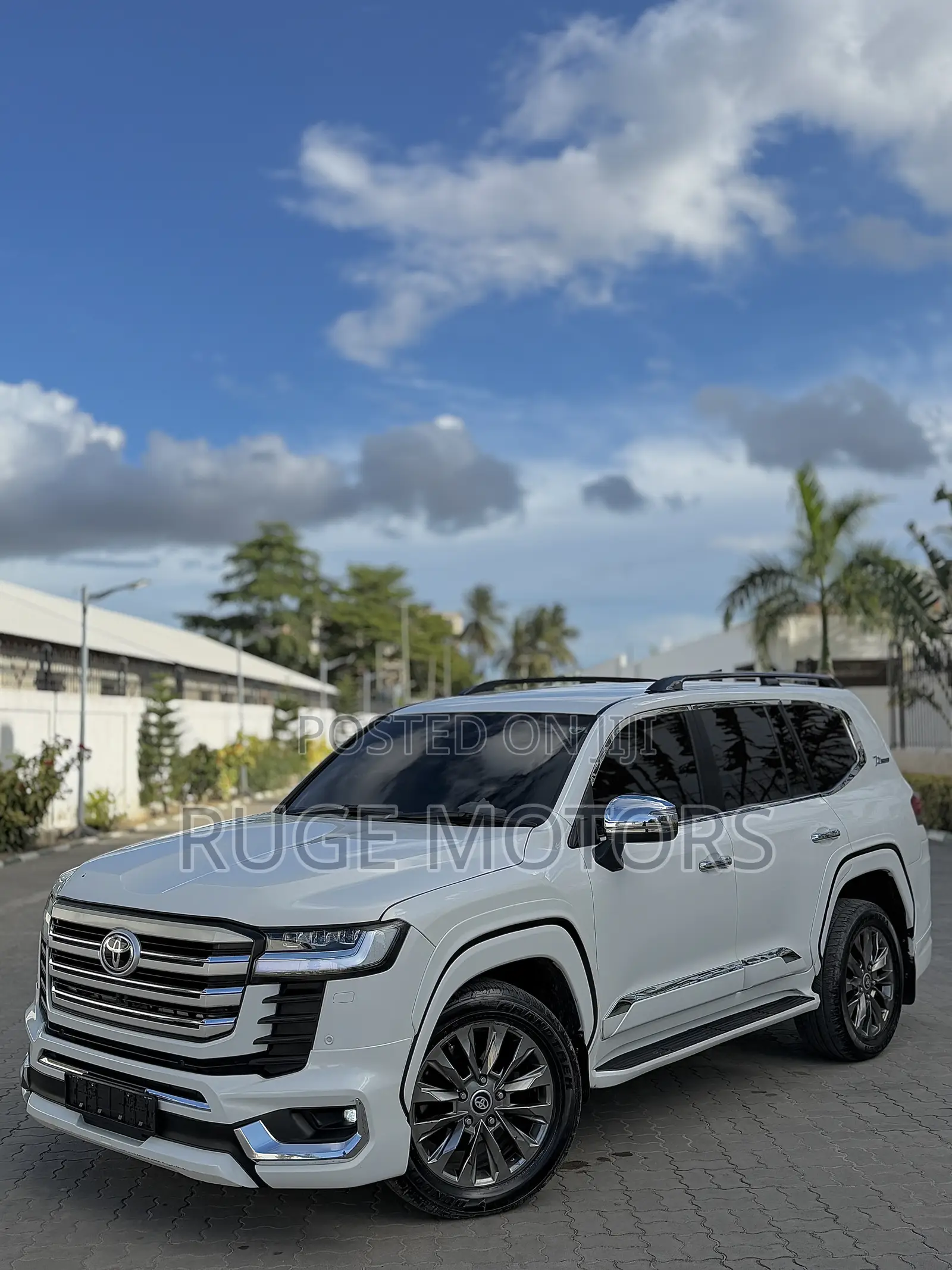 Toyota Land Cruiser 2018 White