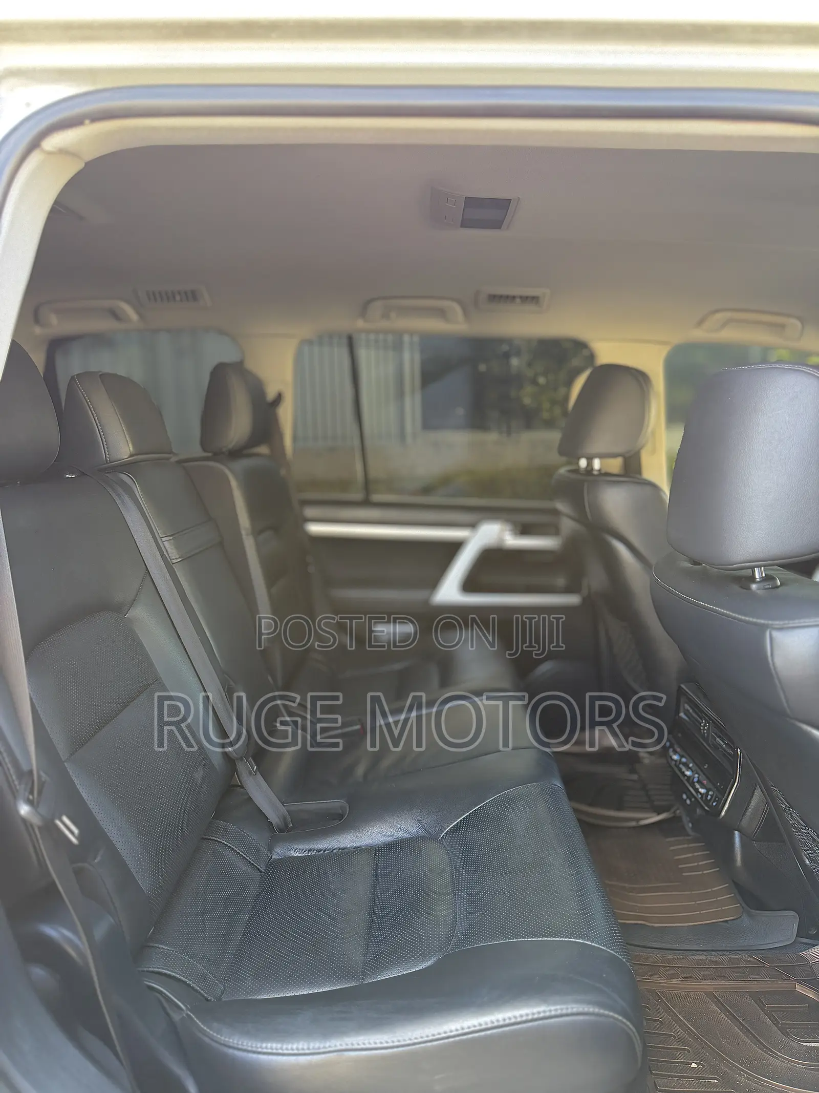 Toyota Land Cruiser 2018 White