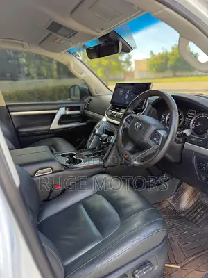 Toyota Land Cruiser 2018 White