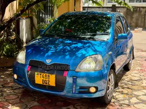 Toyota Vitz 2004 Blue