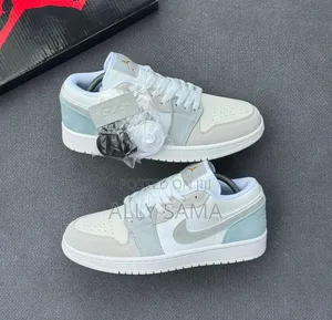 Men's Sneakers Jordan 1 Low Cut Material Leather