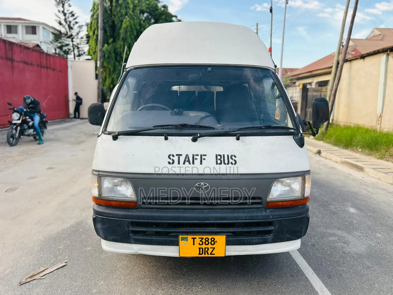 Toyota HiAce 2001 White