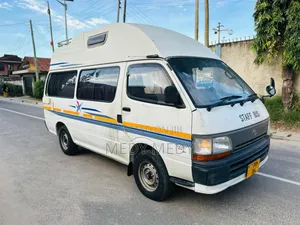 Toyota HiAce 2001 White