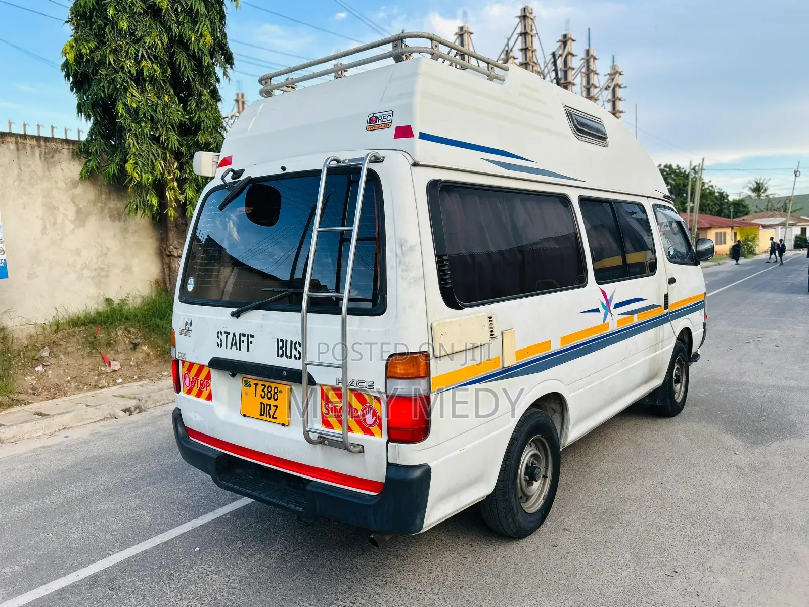 Toyota HiAce 2001 White