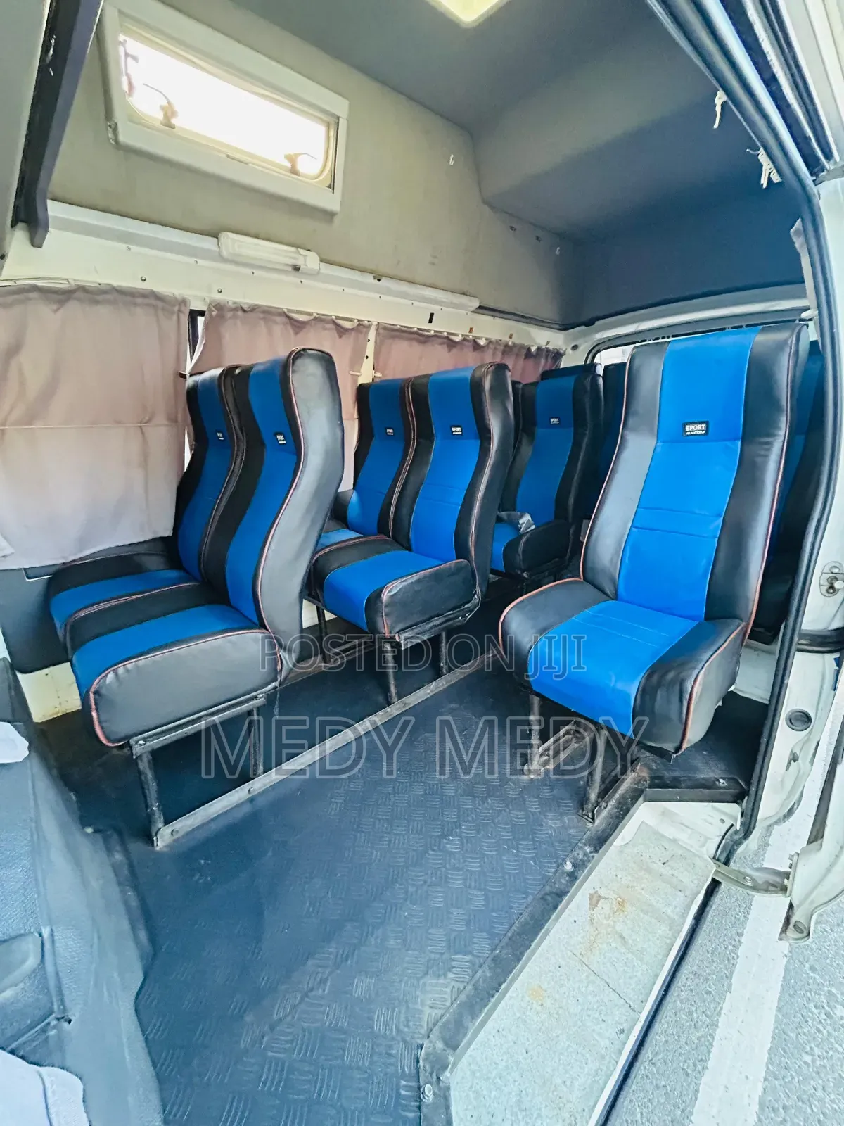 Toyota HiAce 2001 White