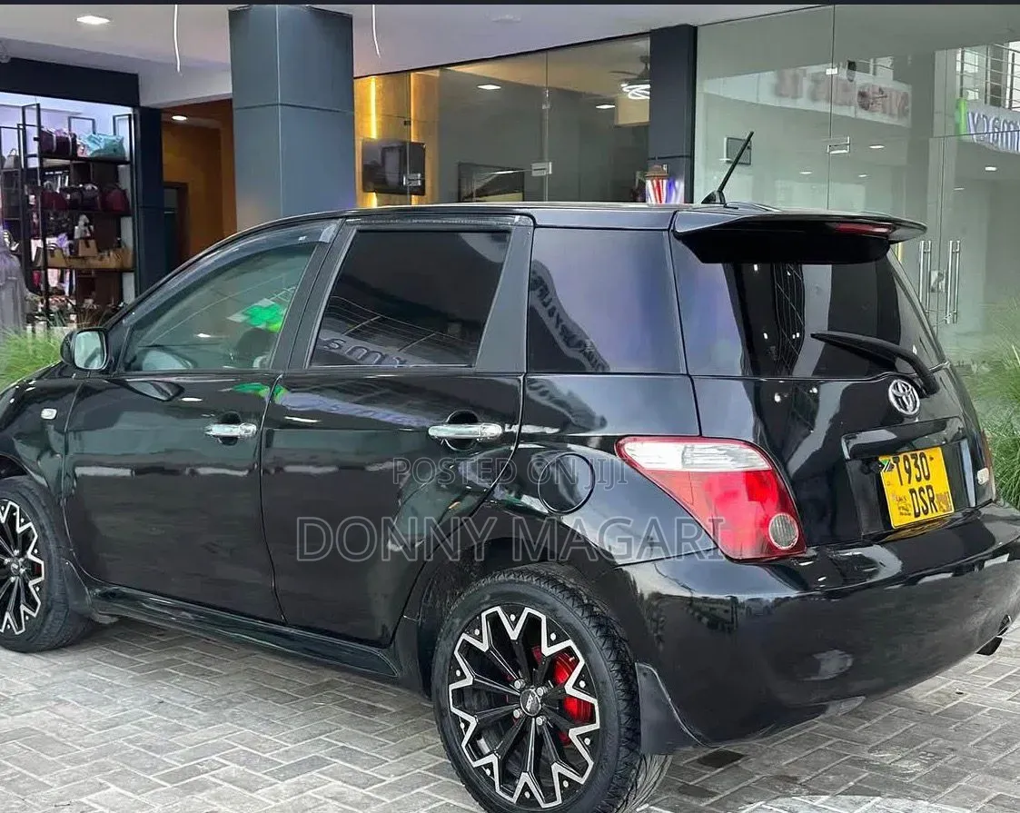Toyota IST 2006 Black