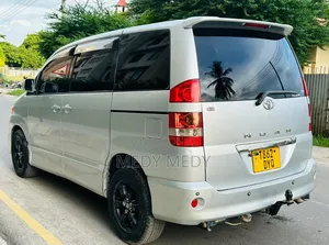 Toyota Noah 2005 Silver