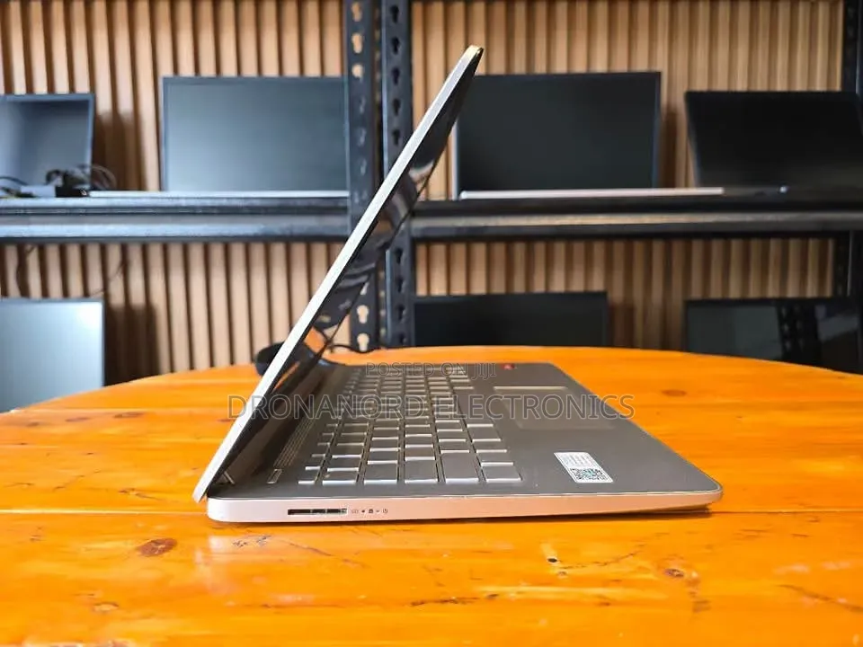 New Laptop HP 8GB Nvidia SSD 256GB