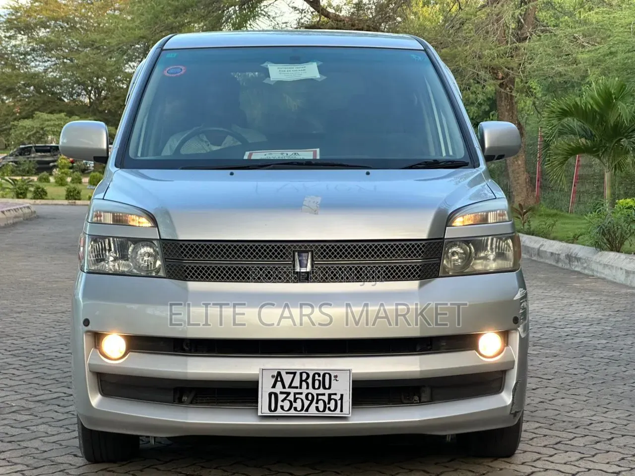 Toyota Noah 2006 Silver