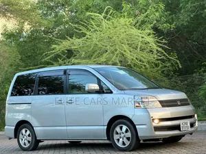 Toyota Noah 2006 Silver