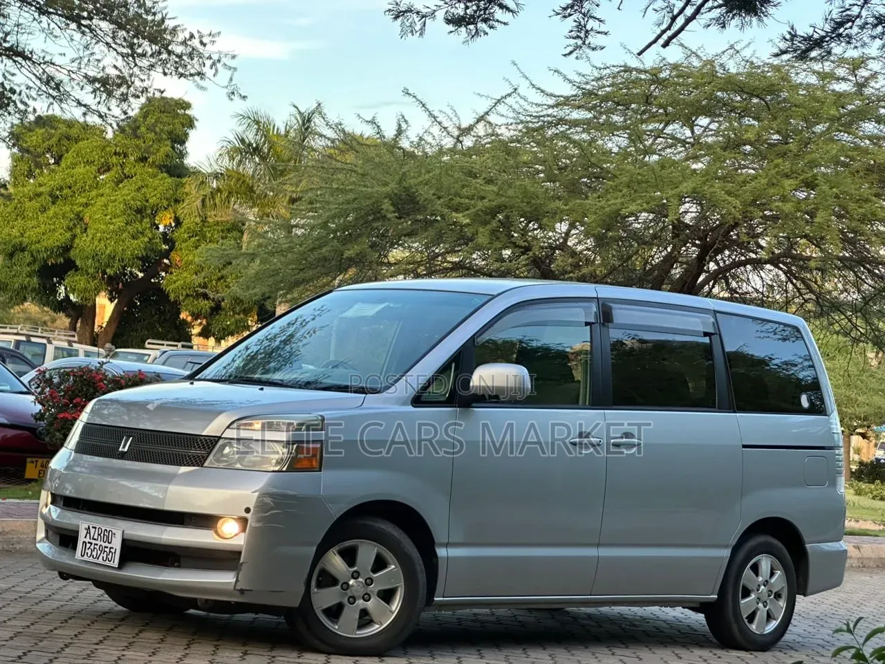 Toyota Noah 2006 Silver