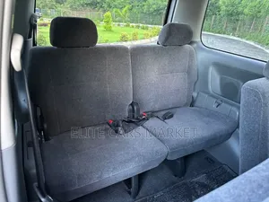 Toyota Noah 2006 Silver