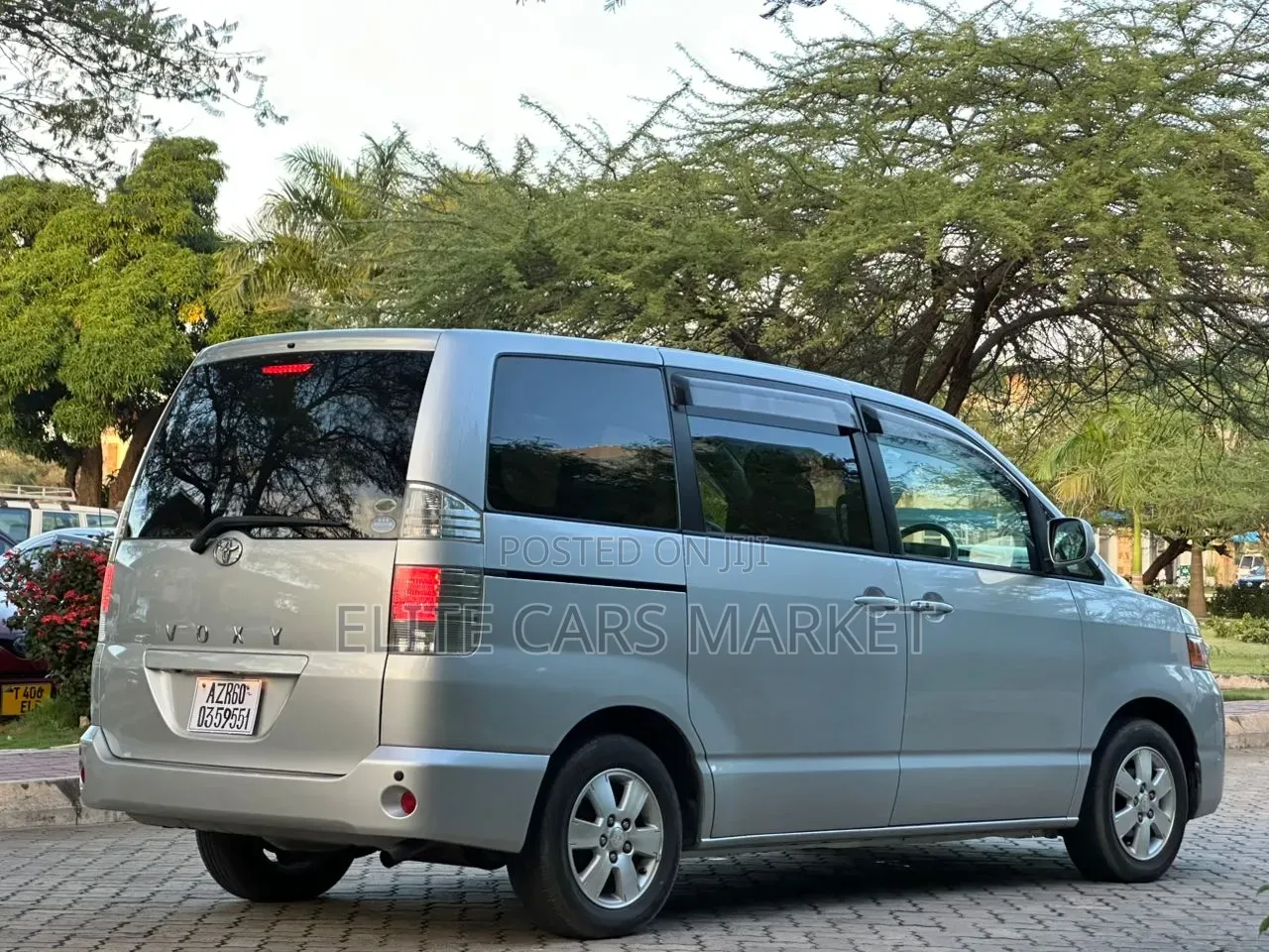 Toyota Noah 2006 Silver
