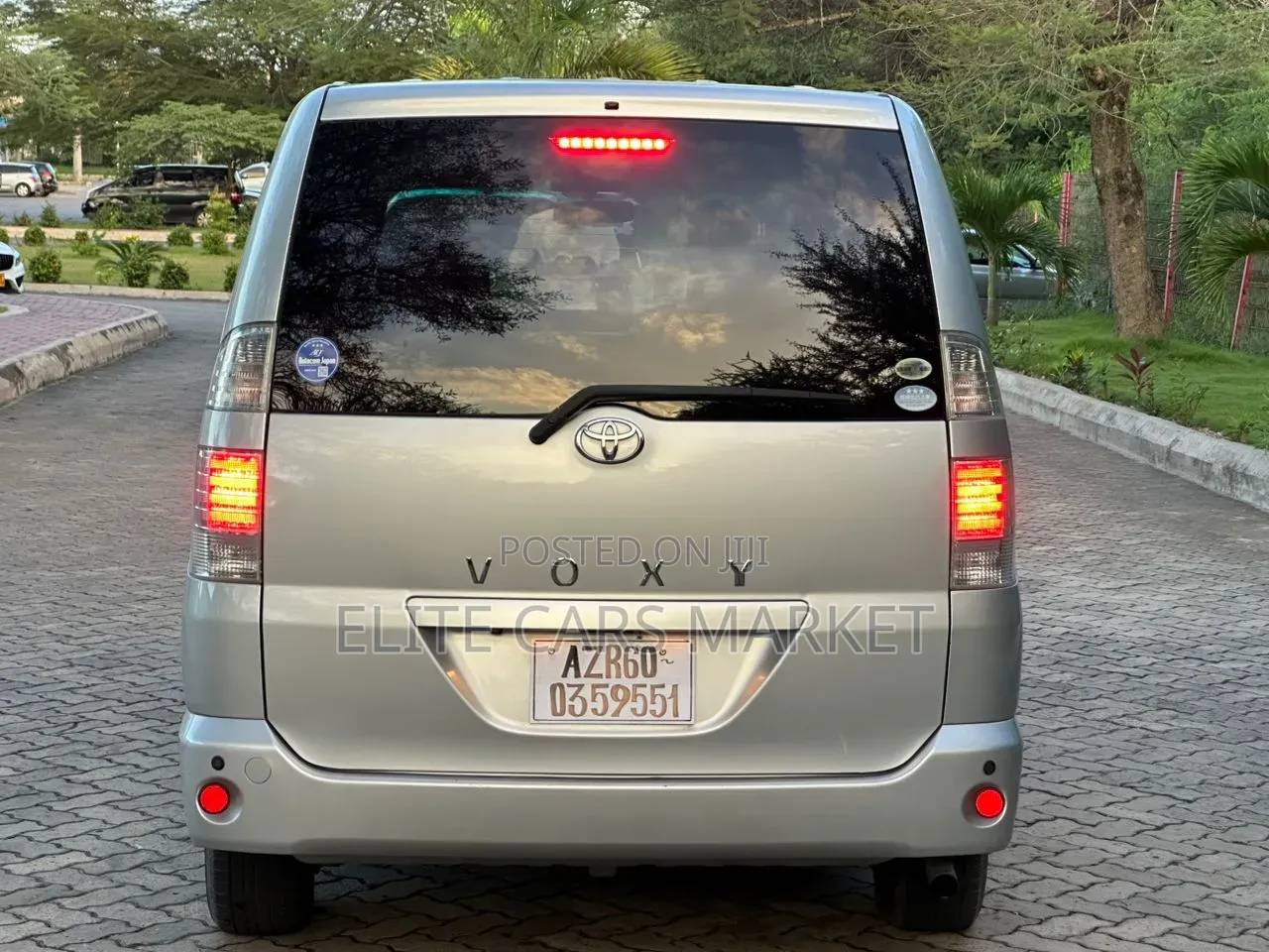 Toyota Noah 2006 Silver