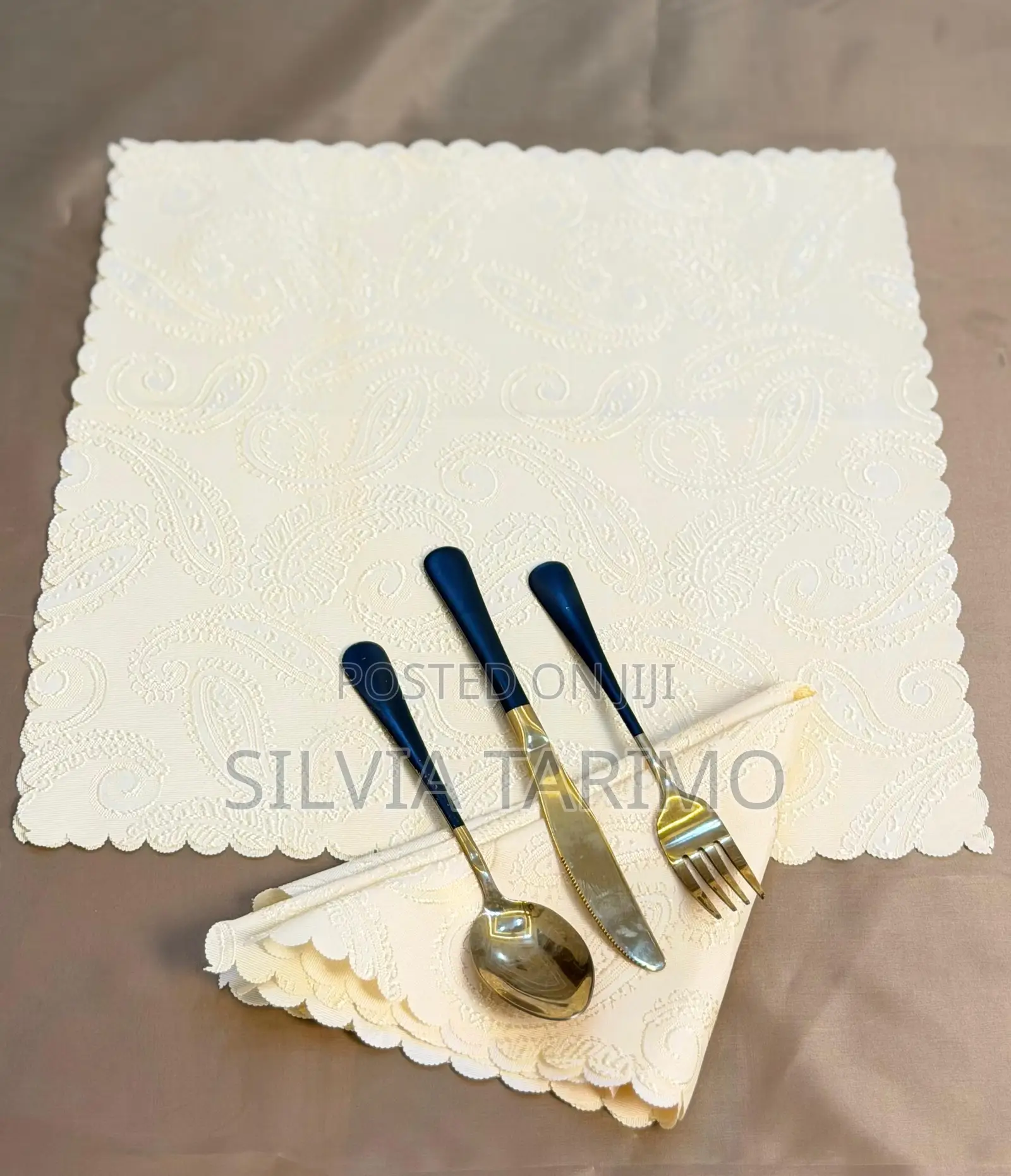 Napkins Kwa Ajili Ya Meza Yako Ya Chakula