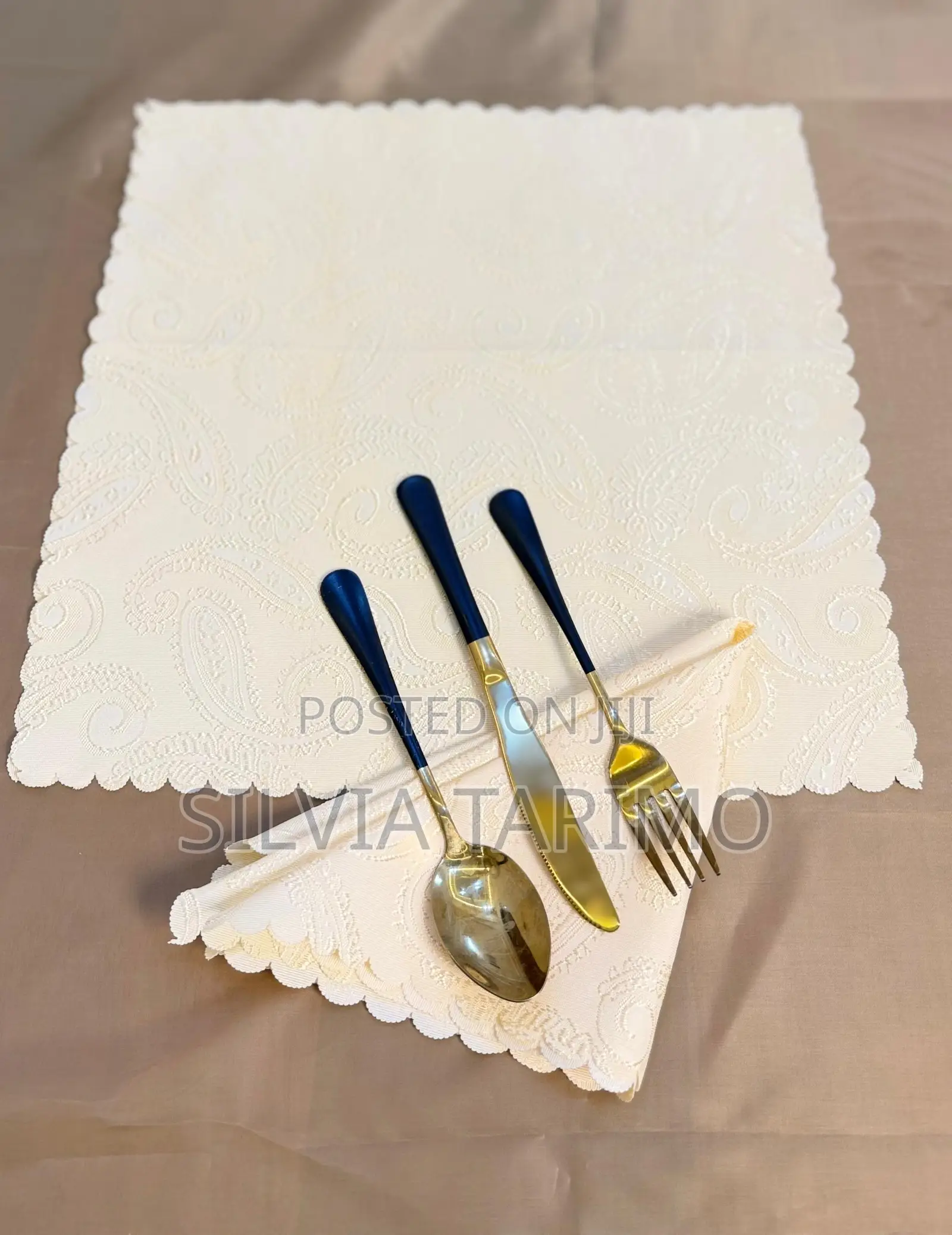 Napkins Kwa Ajili Ya Meza Yako Ya Chakula