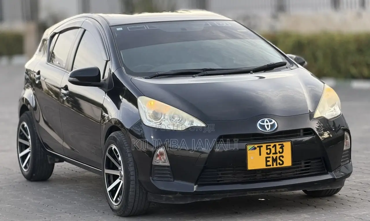 Toyota Aqua 2014 Black