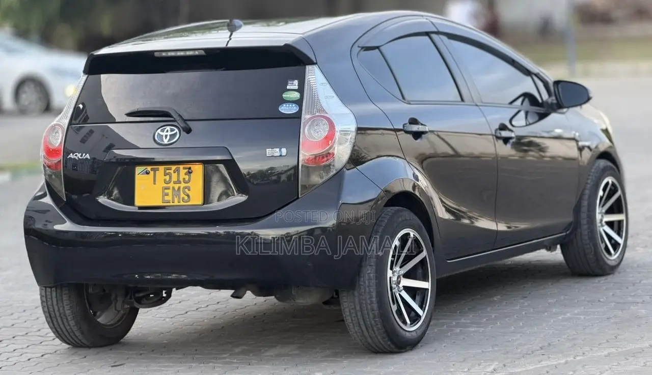 Toyota Aqua 2014 Black