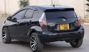 Toyota Aqua 2014 Black