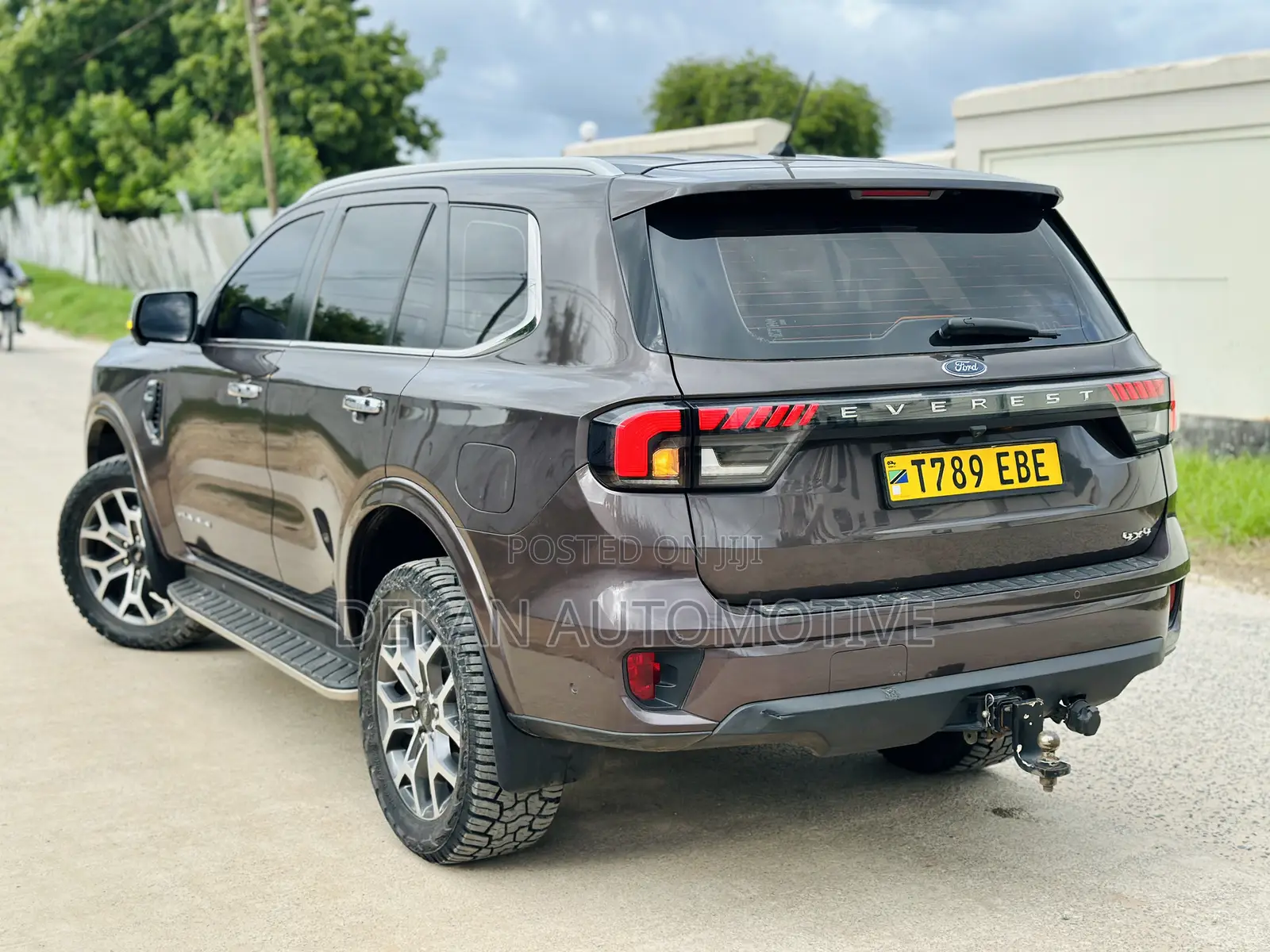 Ford Everest 2024 Gray