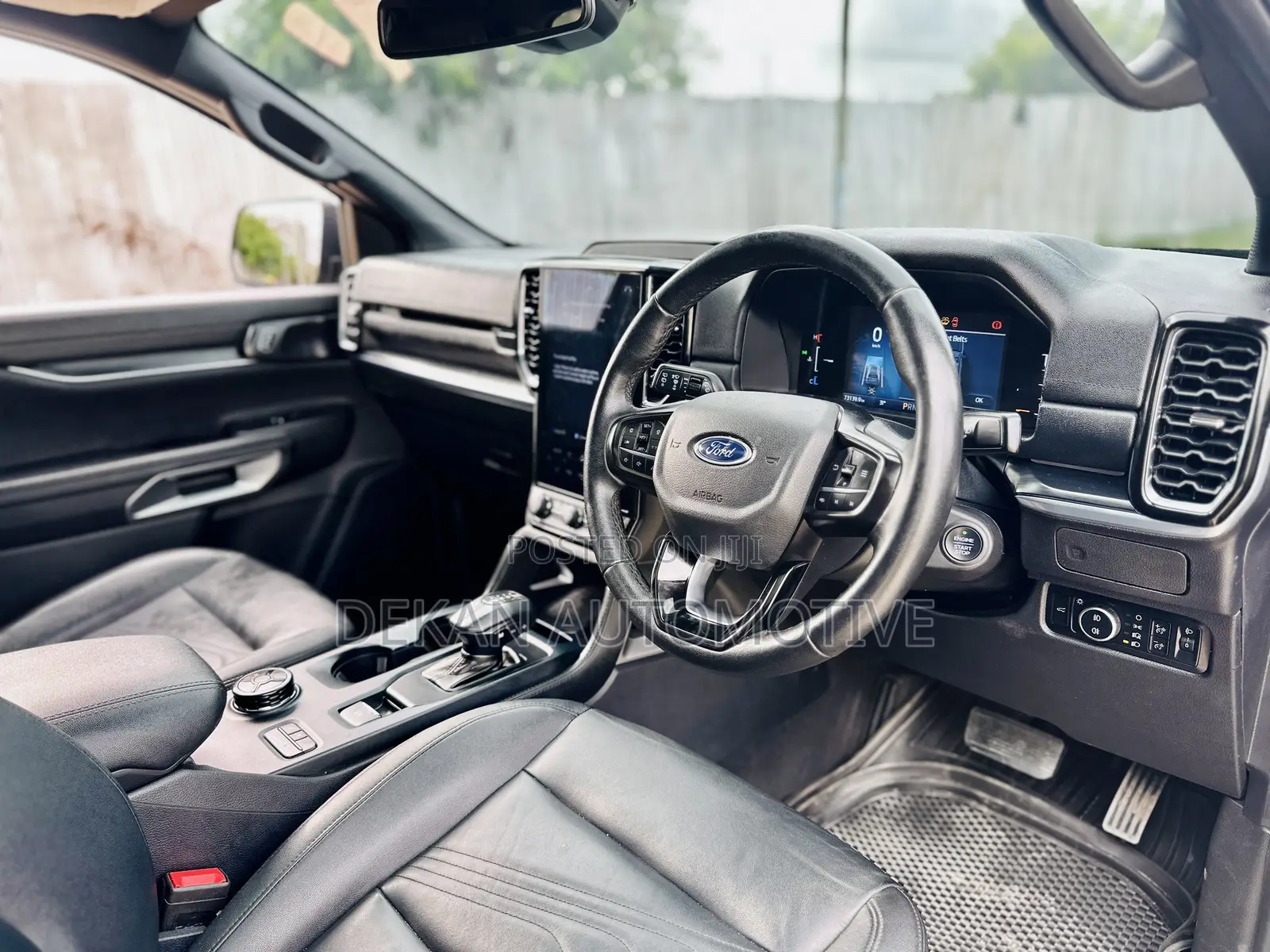 Ford Everest 2024 Gray