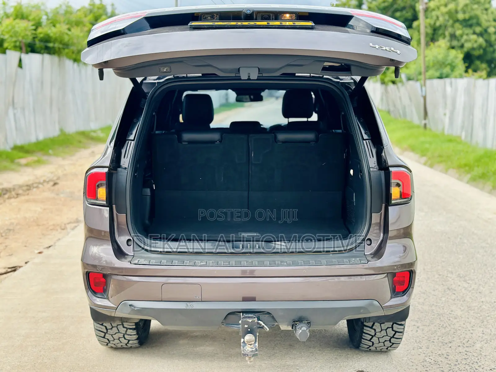 Ford Everest 2024 Gray