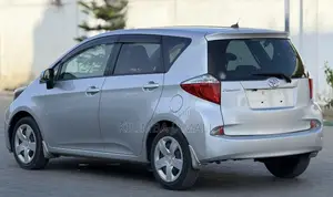 Toyota Ractis 2012 Silver