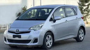 Toyota Ractis 2012 Silver