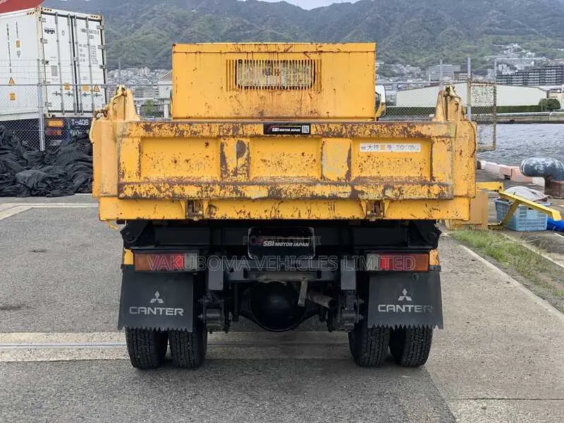 Mitsubishi Canter Dump