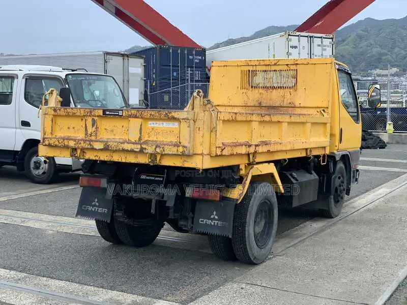 Mitsubishi Canter Dump