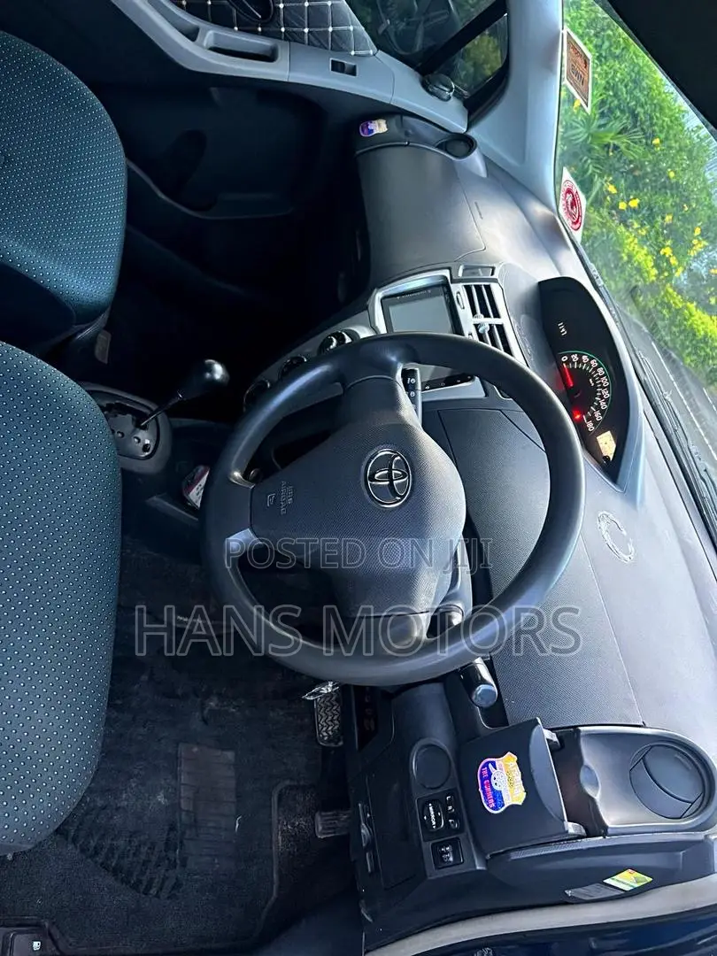 Toyota Vitz 2009 Blue