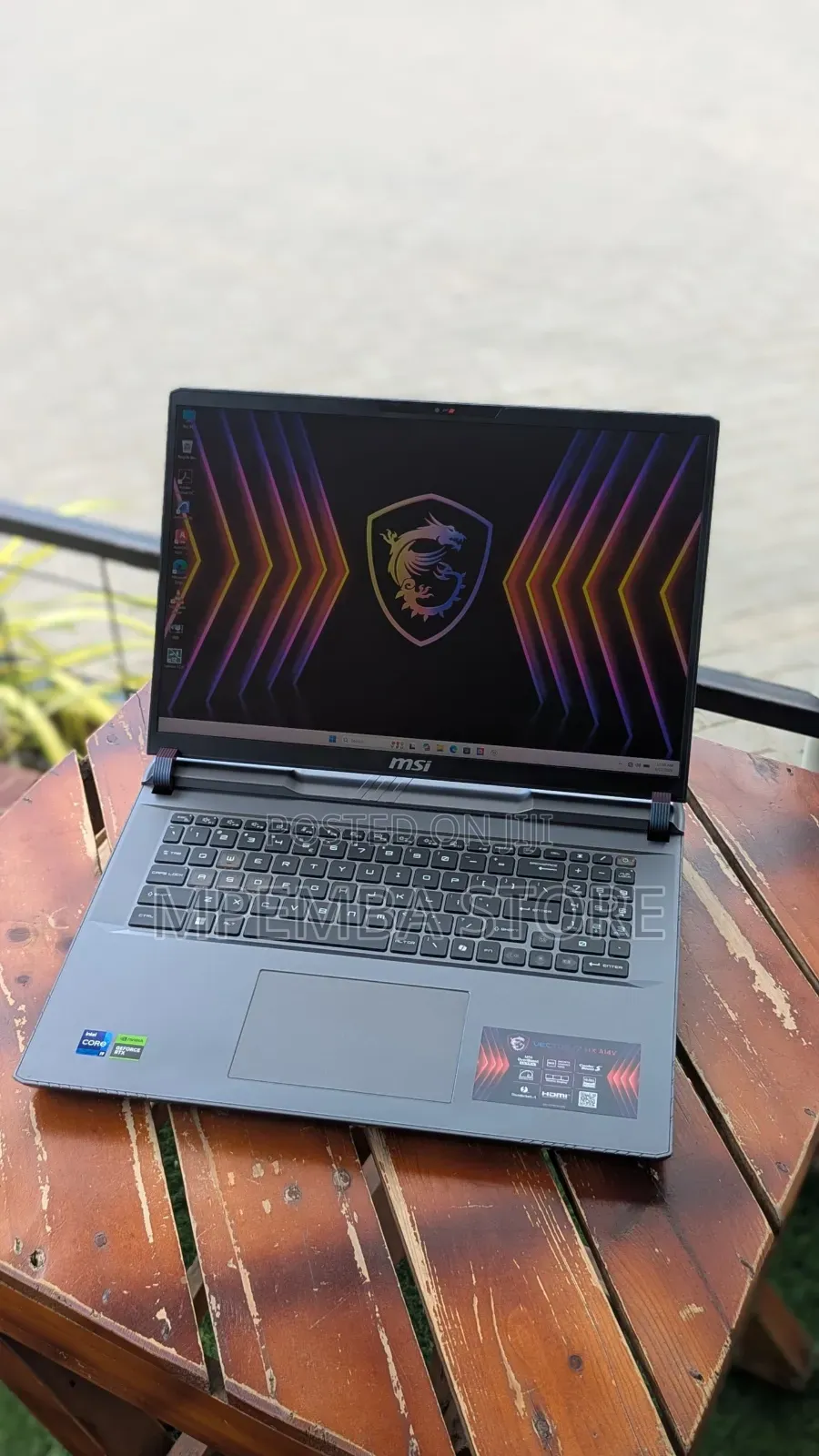 New Laptop MSI Vector 17 HX AI A2XWJG 16GB Intel Core i9 SSD 1T