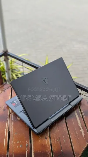 New Laptop MSI Vector 17 HX AI A2XWJG 16GB Intel Core i9 SSD 1T