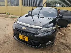 Toyota Harrier 2.0 4WD 2015 Black