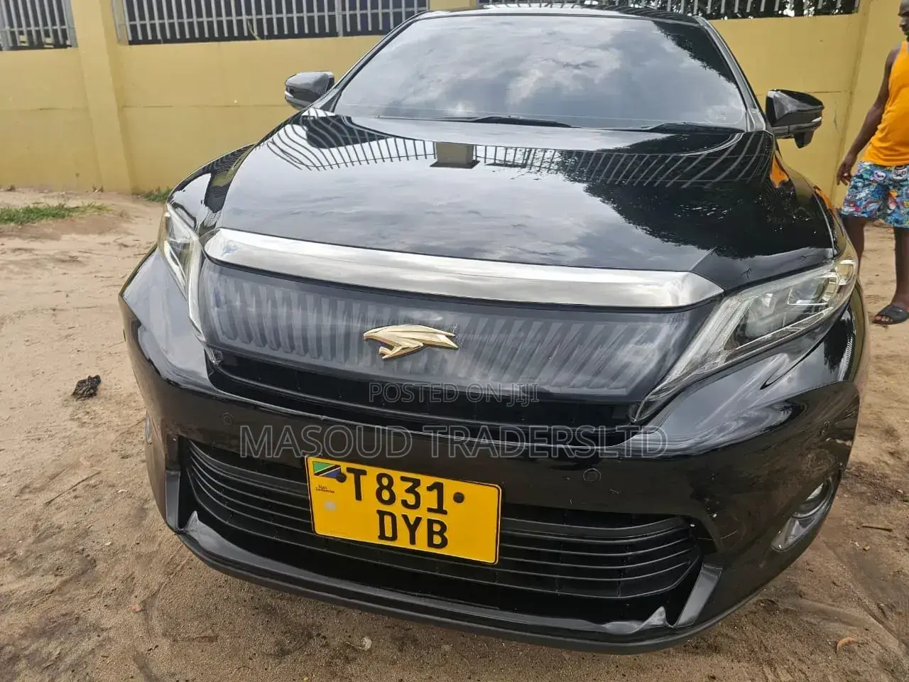 Toyota Harrier 2.0 4WD 2015 Black
