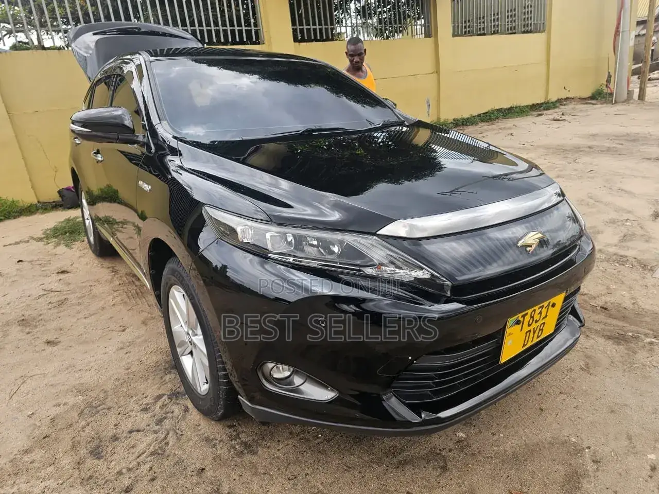 Toyota Harrier 2.0 4WD 2015 Black