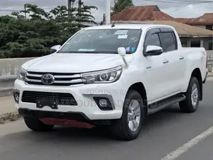 Toyota Hilux Revo Double Cab Deisel 2.4 AWD 2018 White
