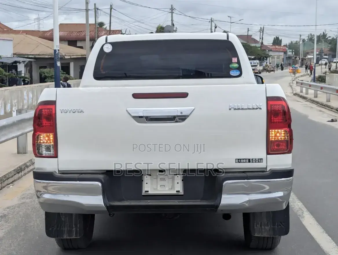 Toyota Hilux Revo Double Cab Deisel 2.4 AWD 2018 White