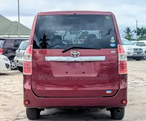 Toyota Noah 2.0 143hp AWD (8 Seater) 2008 Red