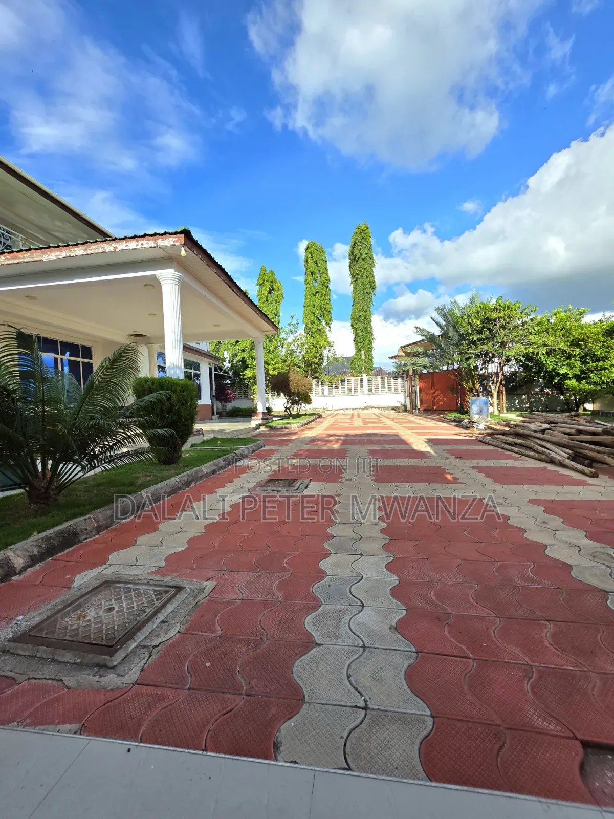 4bdrm Apartment in Rock City, Ilemela Ward for sale