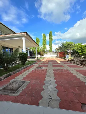4bdrm Apartment in Rock City, Ilemela Ward for sale