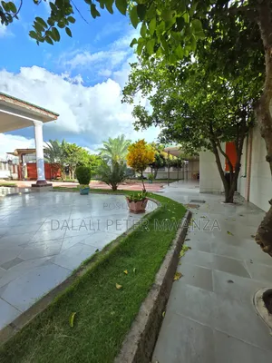 4bdrm Apartment in Rock City, Ilemela Ward for sale