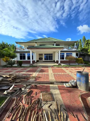 4bdrm Apartment in Rock City, Ilemela Ward for sale