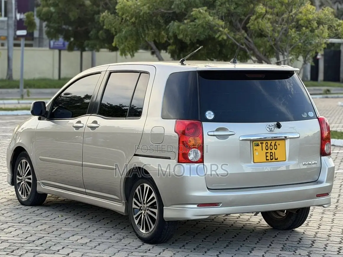 Toyota Raum 1.5 FWD 2005 Beige