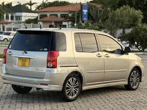 Toyota Raum 1.5 FWD 2005 Beige
