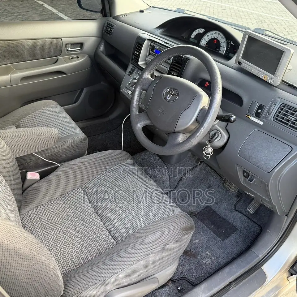Toyota Raum 1.5 FWD 2005 Beige
