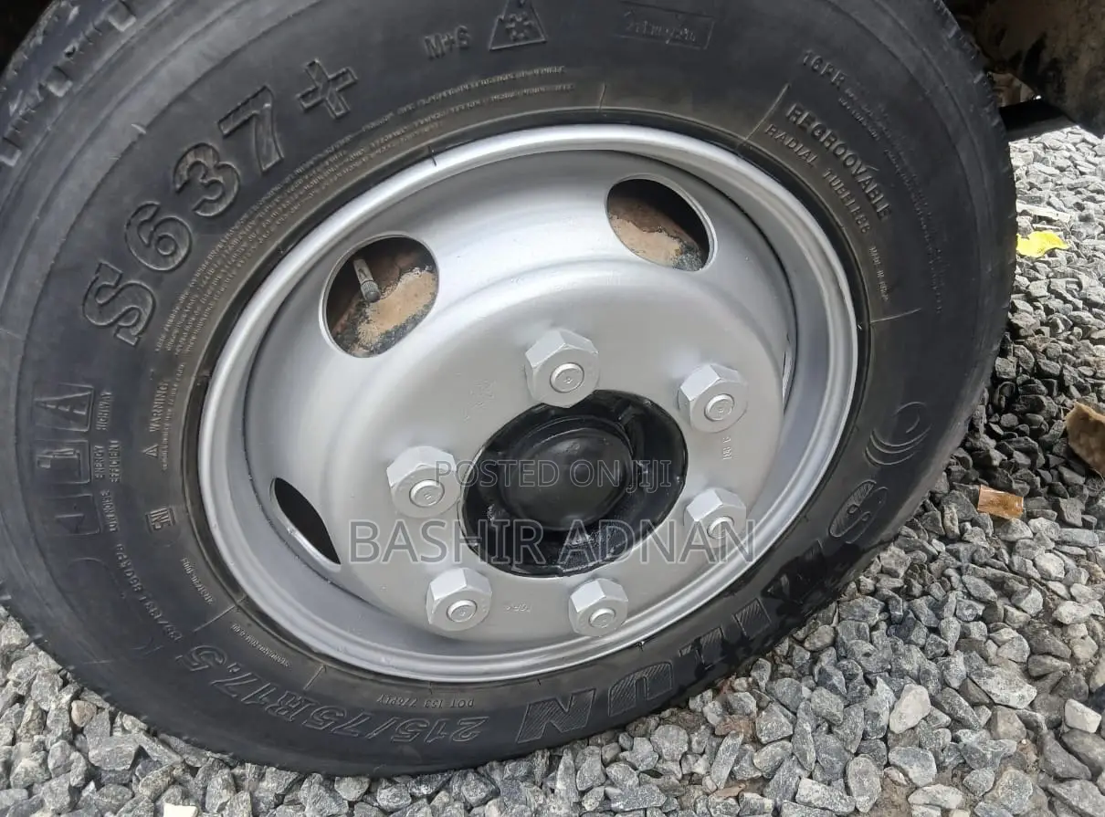 Mitsubishi Fuso Canter 3.5 Tonnes Unregistered Mpya.