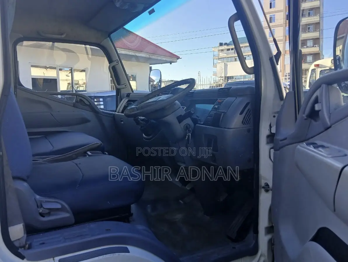 Mitsubishi Canter 3.5 Tonnes Unregistered(Mpya).