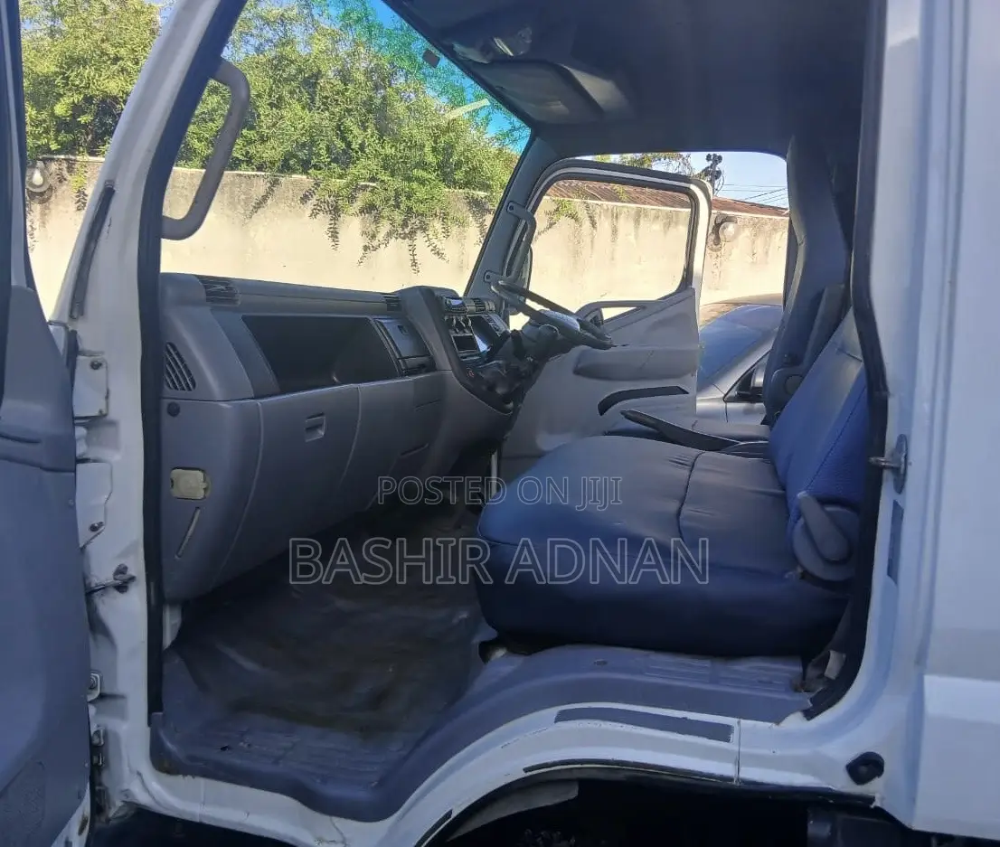 Mitsubishi Canter 3.5 Tonnes Unregistered(Mpya).