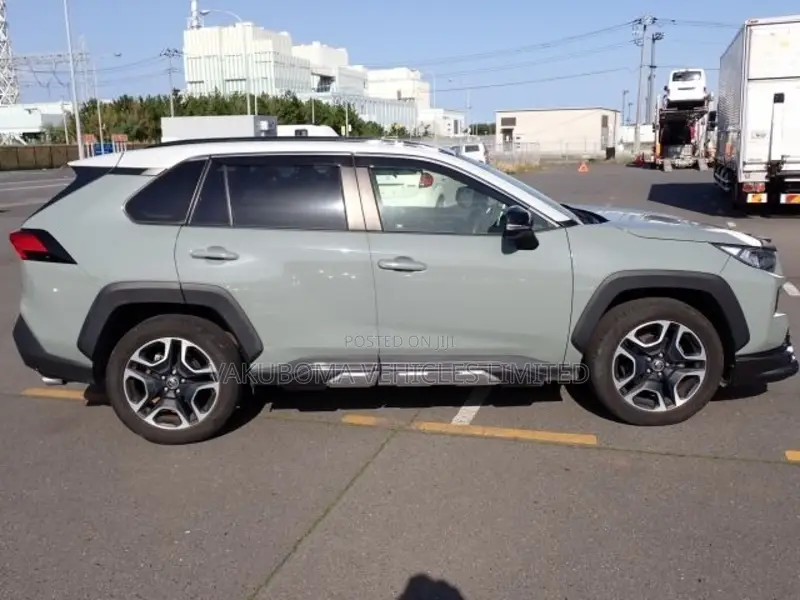Toyota RAV4 2019 Green